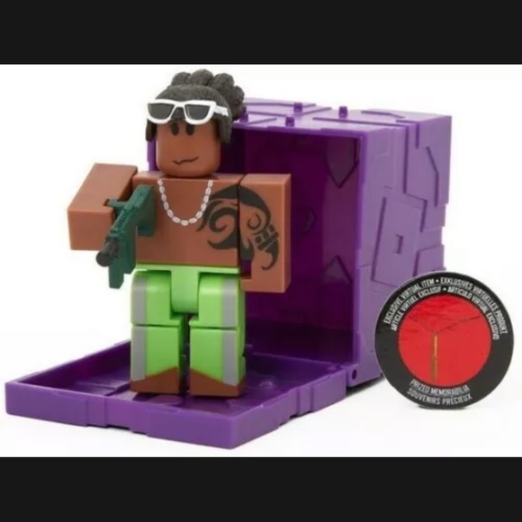 2022 ROBLOX Action Figure Collection SERIES 11 Purple Mystery Blind Box Cube 3PK - Picture 8 of 12